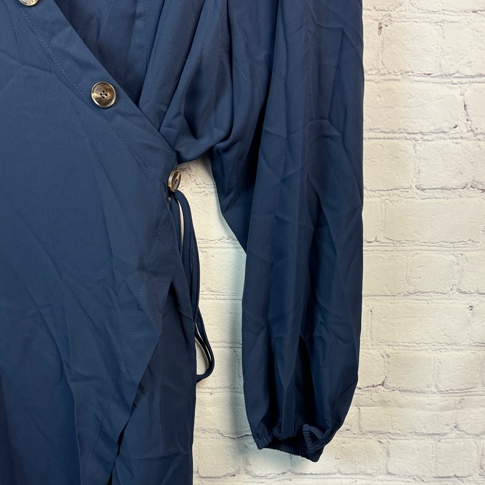 BloomChic Navy Button Detail Wrap Blouse Plus Sizes 5X 6X - Picture 4 of 8